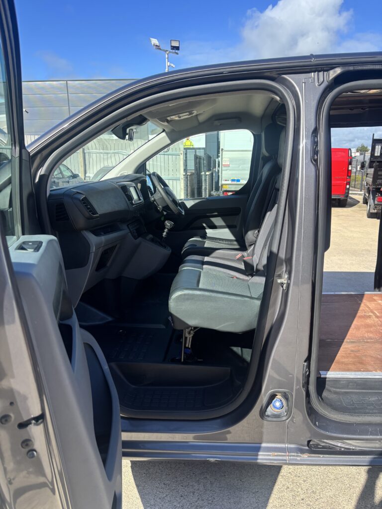 December 2019 Peugeot Expert Professional L1 BlueHDi