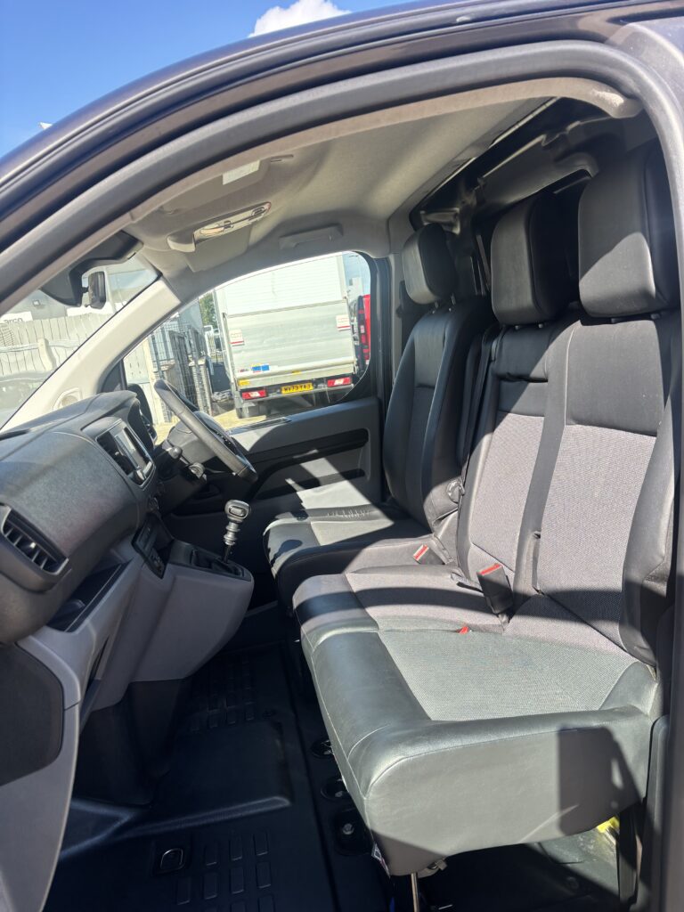 December 2019 Peugeot Expert Professional L1 BlueHDi