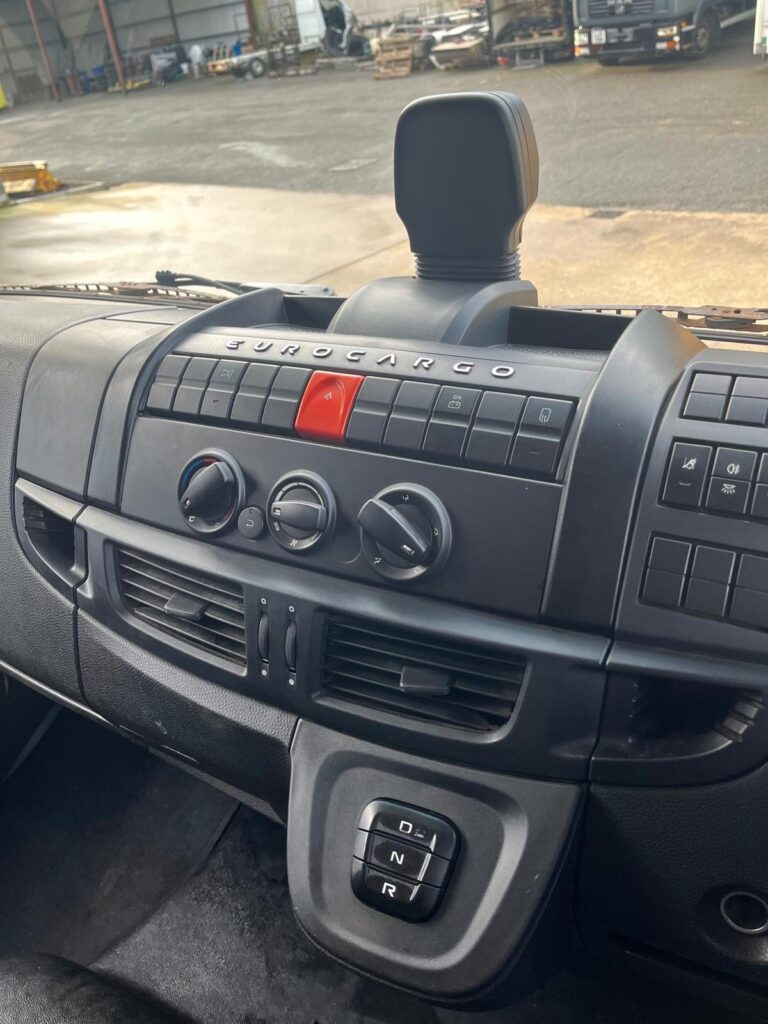 August 2019 Iveco 180e25 Flatbed