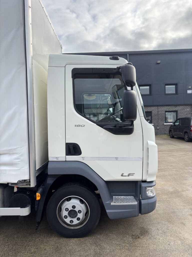 2023 DAF LF 45 180 7.5T Curtainsider