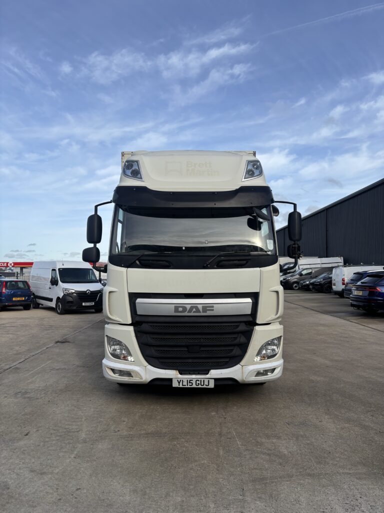 August 2015 DAF CF 280 18T Curtainsider