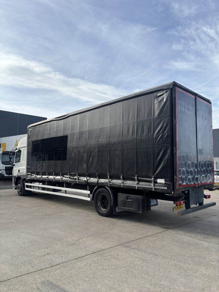 August 2015 DAF CF 280 18T Curtainsider