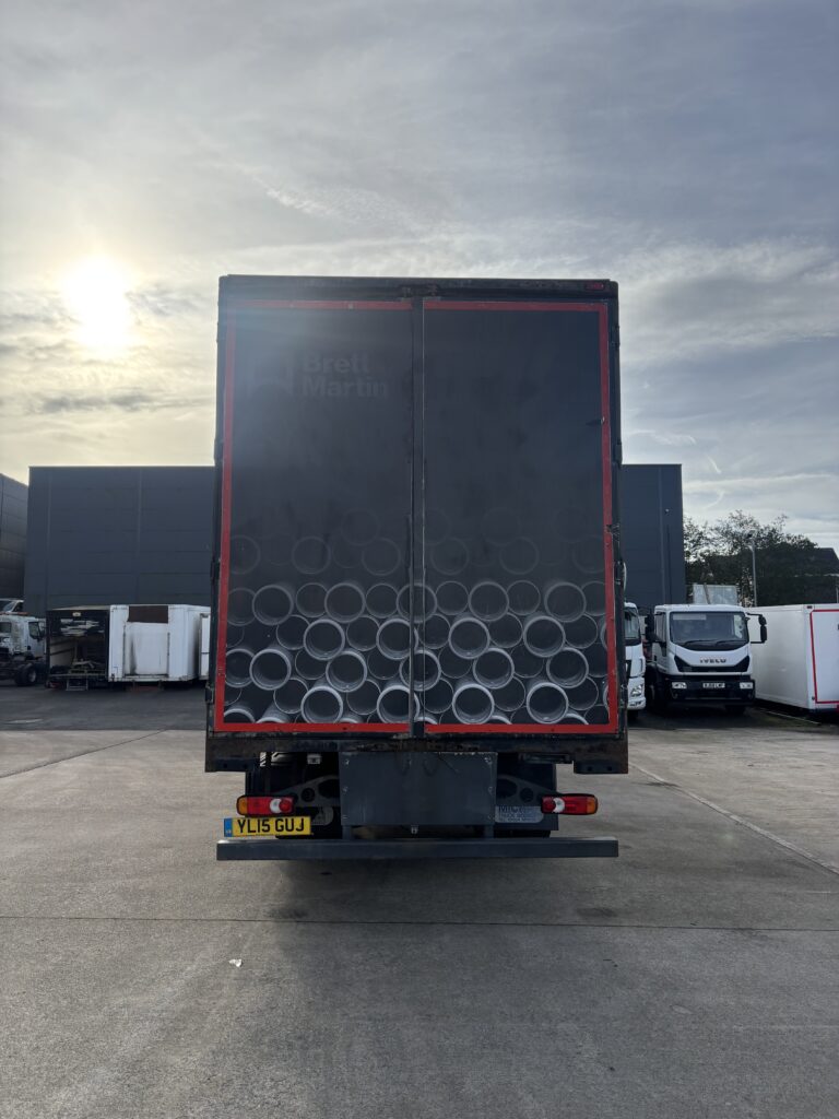 August 2015 DAF CF 280 18T Curtainsider