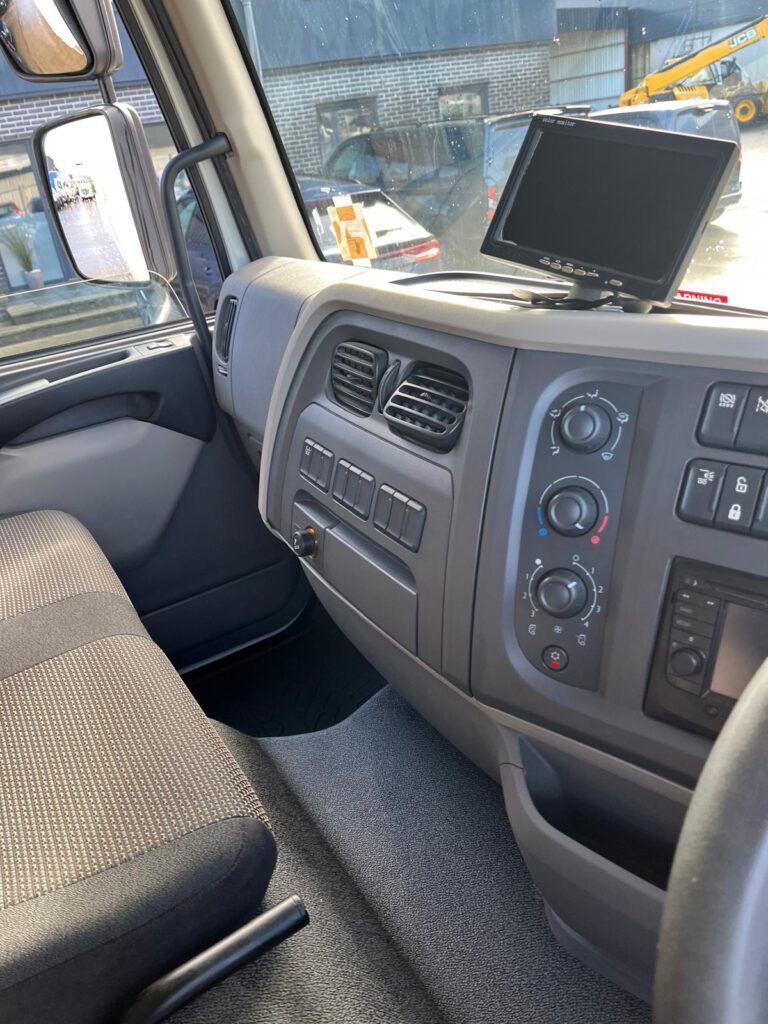 May 2016 DAF LF 55 250 16T Box